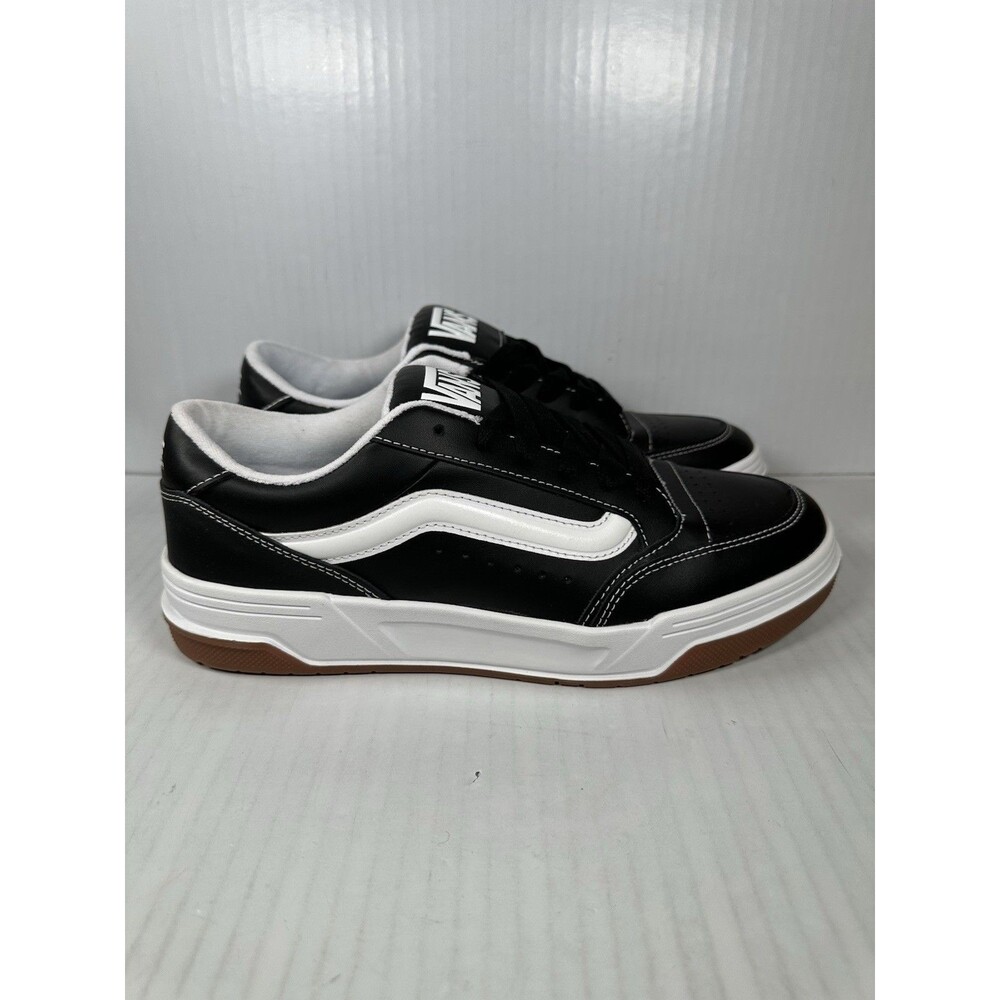 Size 9 VANS Hylane Mens Low Top Skate Shoes Sneaker Black White Gum NEW
